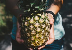 Tegen een muur aanlopen en dan een ananas krijgen om het goed te maken